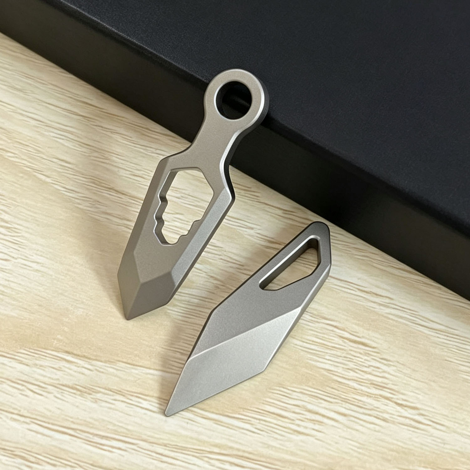 Titanium Pry Bar - Przenośny Tytanowy Stop 2szt. Narzędzie EDC