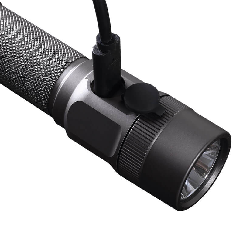 Latarka Jetbeam KO-03 EDC 2400 – Edc Carry Flashlight recenzja i cena